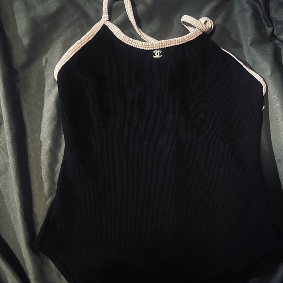 Chanel Black and Cream Knitwear - Picture 1 of 3